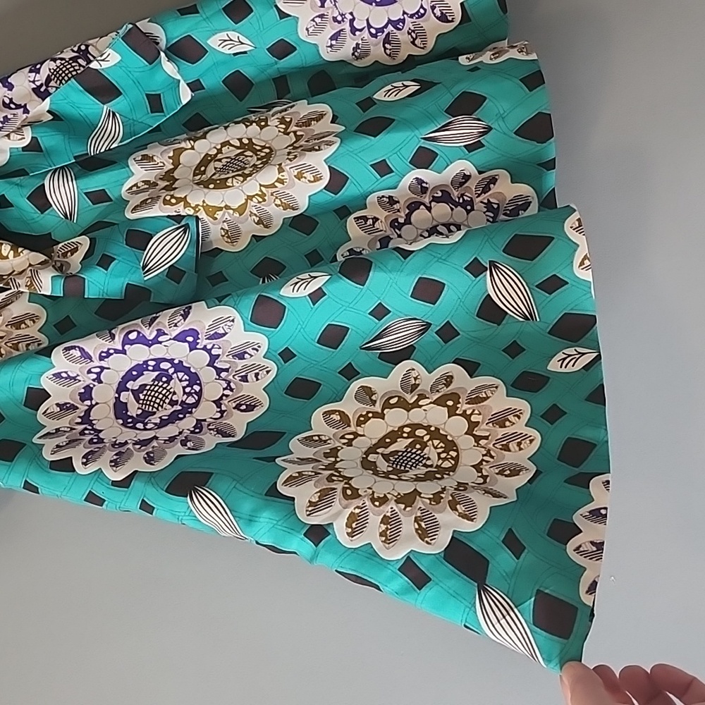 HANDMADE A-LINE SLEEVELESS BLOUSE - Picture 3 of 4